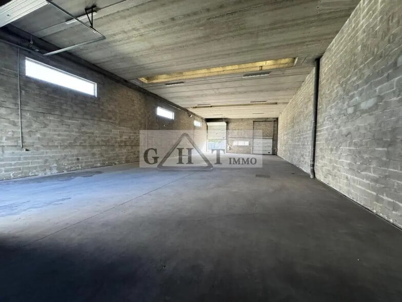 Office in Champigny-sur-Marne to rent - Interior Photo - Image 1 of 3