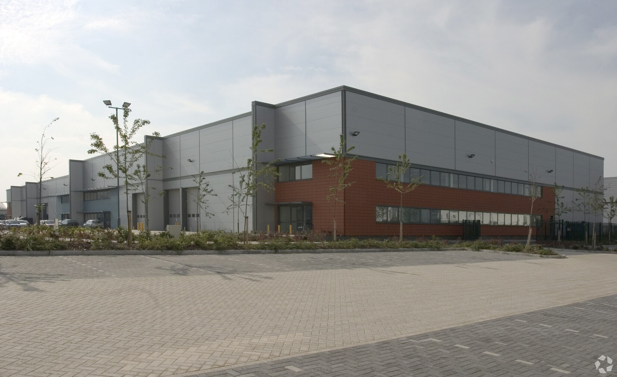 Dunfermline Ct, Milton Keynes to rent Primary Photo- Image 1 of 5