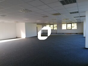 Office in Bezons to rent Interior Photo- Image 2 of 2