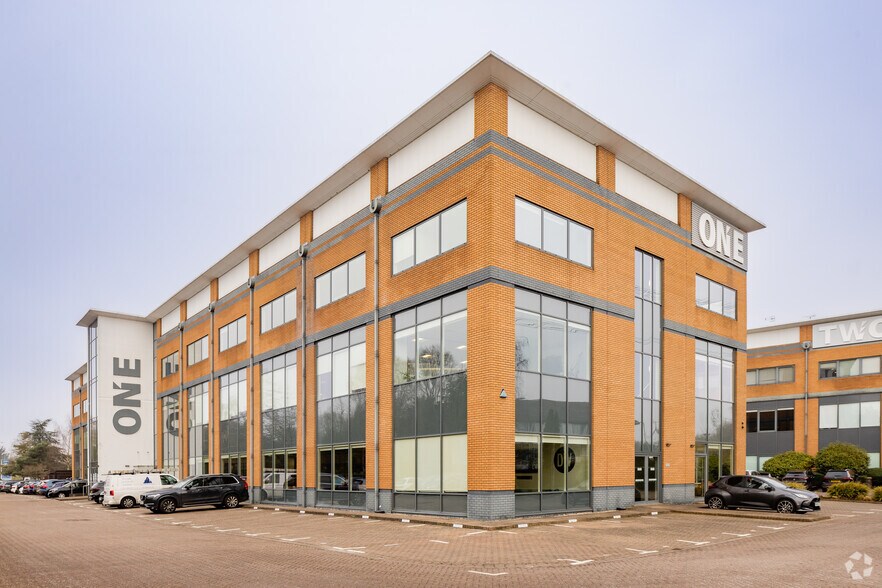 1 Waterside Dr, Reading to rent - Primary Photo - Image 2 of 3