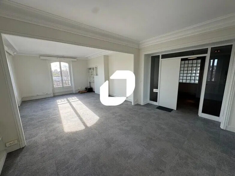 Office in Bourg-la-Reine to rent - Interior Photo - Image 1 of 8