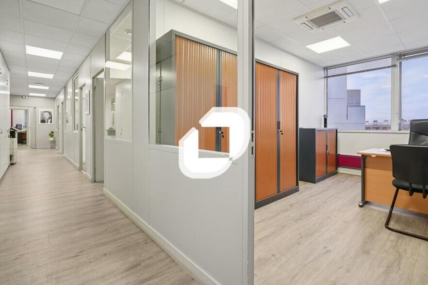 Office in Maisons-Alfort for sale - Building Photo - Image 3 of 11