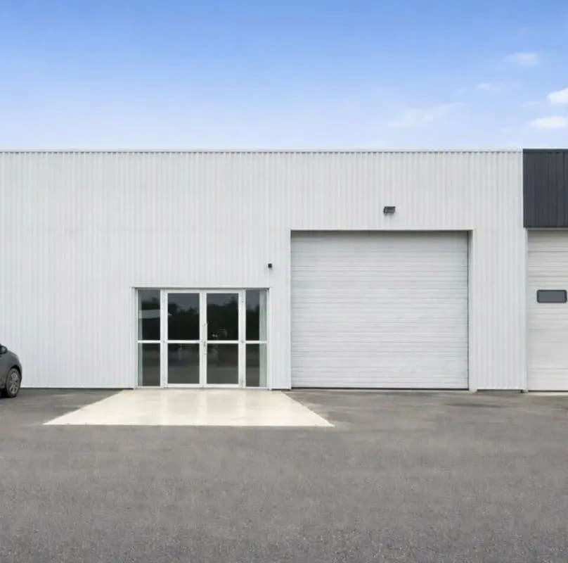 Location Entrepôt 260 m² - Photo 1