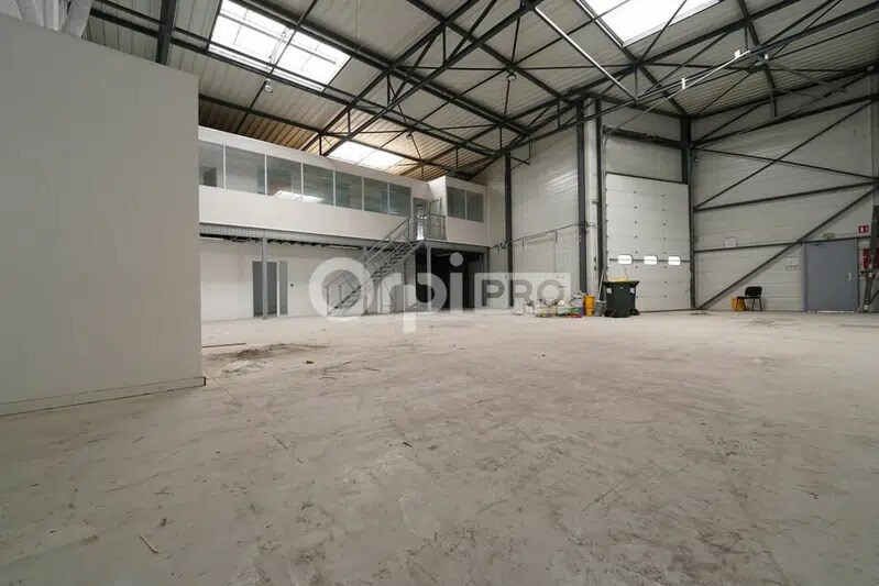 36 Rue Champ Dolin, Saint-Priest to rent - Interior Photo - Image 1 of 6