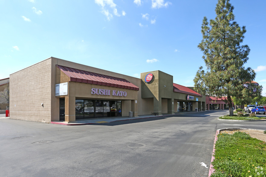 3631-3745 Rosedale Hwy, Bakersfield, CA for rent - Building Photo - Image 1 of 5