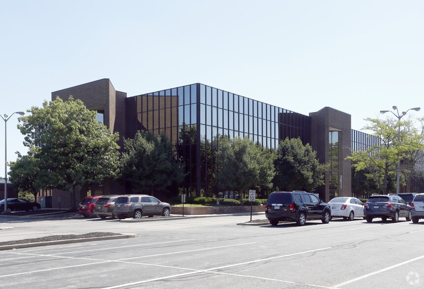 2611 Waterfront Pky, Indianapolis, IN to rent - Building Photo - Image 3 of 5