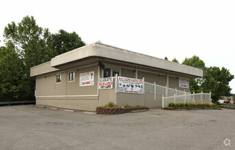 2920 Middle Rd, Jeffersonville, IN for sale Building Photo- Image 1 of 8