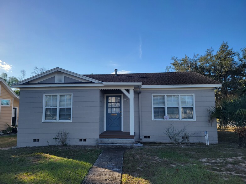 900 E Orange Ave, Eustis, FL for sale - Primary Photo - Image 1 of 15