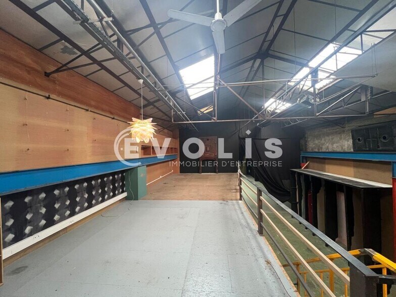 Light Industrial in Aubervilliers to rent - Building Photo - Image 3 of 8