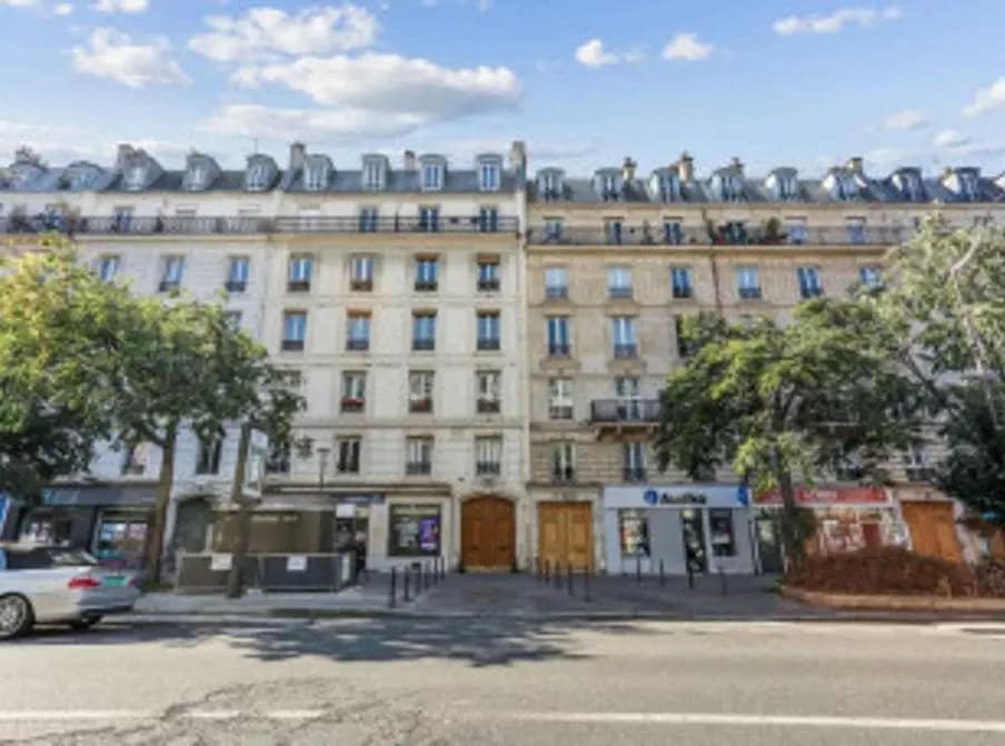Location Bureaux 365 m² - Photo 1