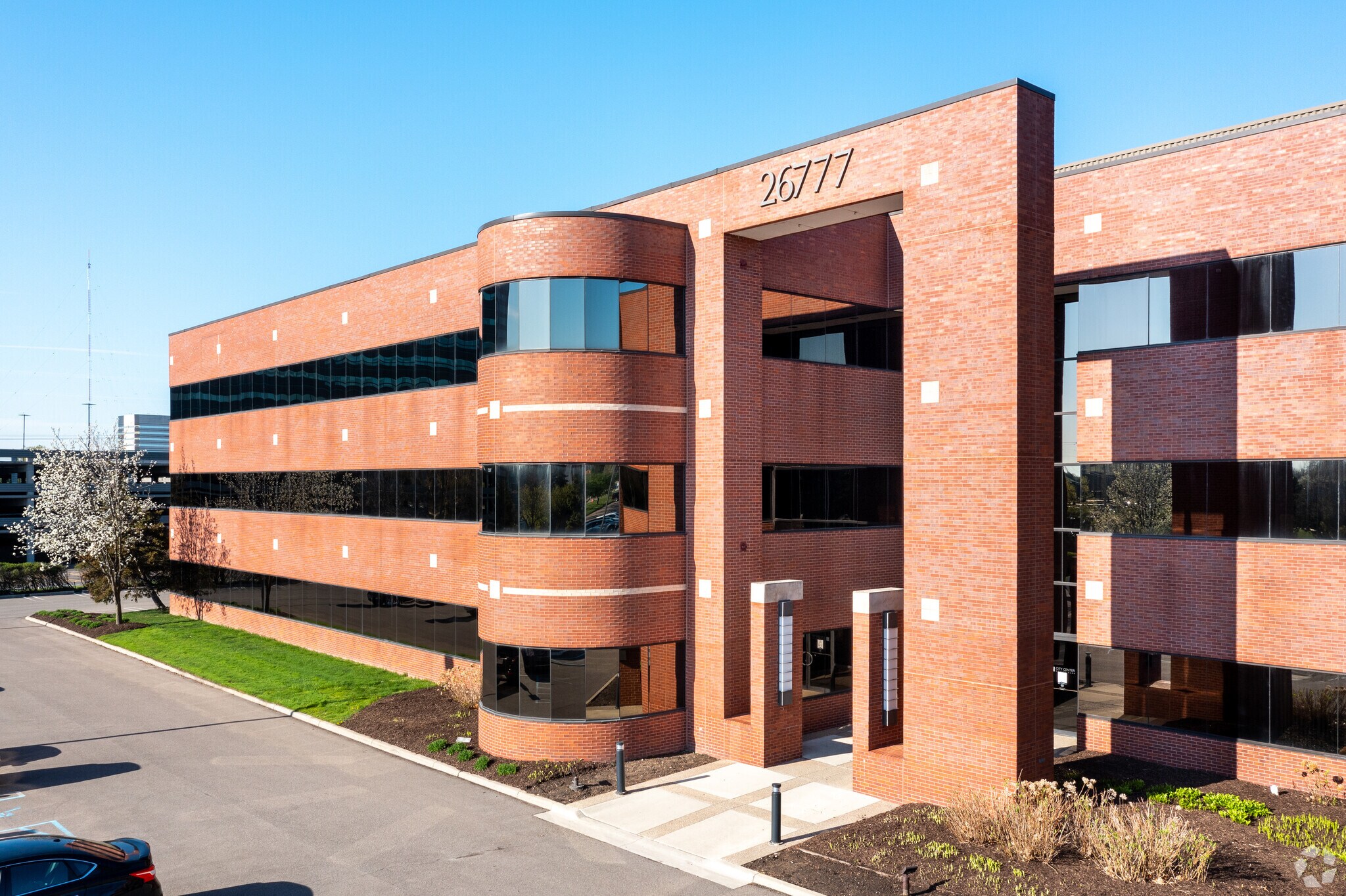 26777-26999 Central Park Blvd, Southfield, MI to rent Building Photo- Image 1 of 10