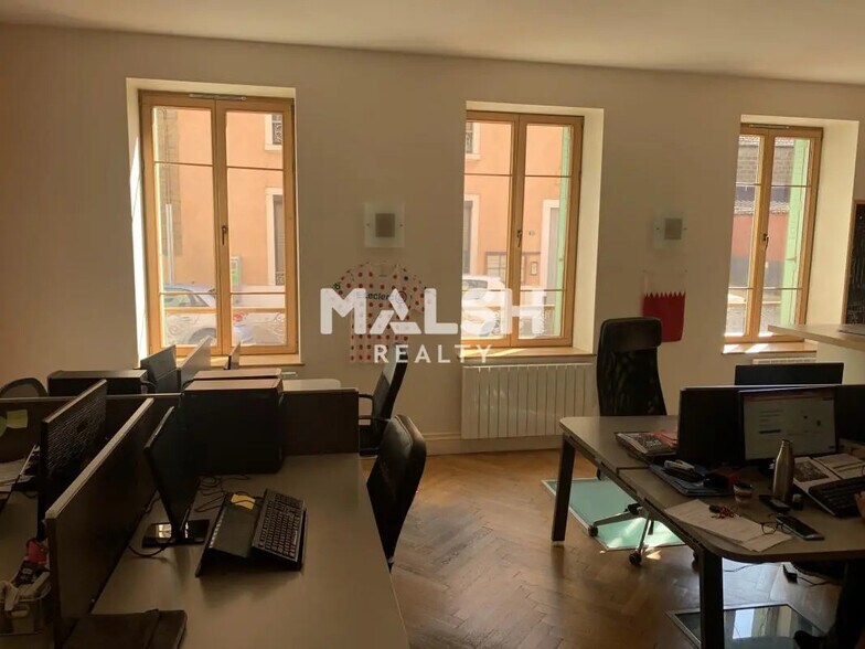 Office in Villefranche-sur-Saône to rent - Interior Photo - Image 3 of 13
