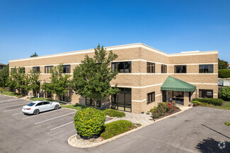 More details for 285 Forest Grove Dr, Pewaukee, WI - Office for Rent