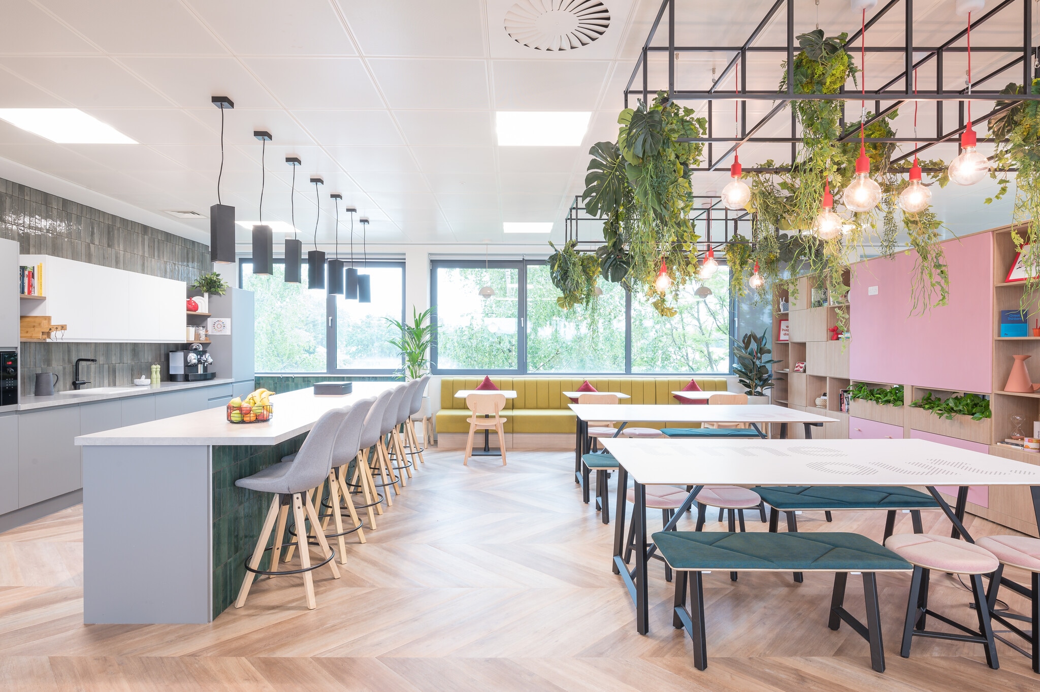 Gatwick Rd, Crawley to rent Interior Photo- Image 1 of 11