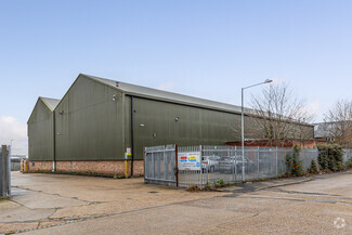 More details for 190 Gumley Rd, Grays - Industrial for Rent