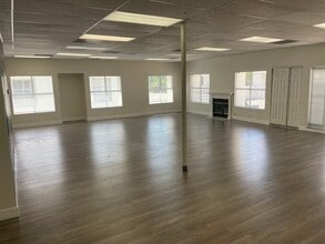 30497 Canwood St, Agoura Hills, CA to rent Interior Photo- Image 2 of 5