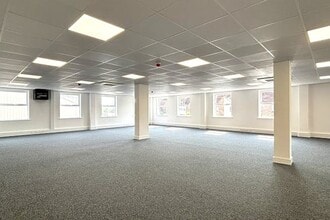 West Quay Rd, Poole to rent Interior Photo- Image 2 of 3