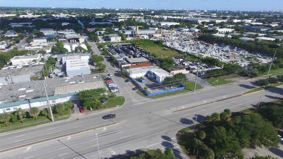 2090 Powerline Rd, Pompano Beach, FL for rent - Building Photo - Image 2 of 7