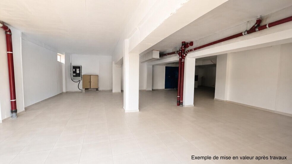 Retail in Hyères for sale - Building Photo - Image 1 of 8