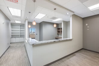 5673 Peachtree Dunwoody Rd NE, Atlanta, GA to rent Lobby- Image 1 of 14