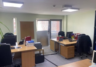 3-8 Westbridge Clos, Leicester to rent Interior Photo- Image 2 of 4