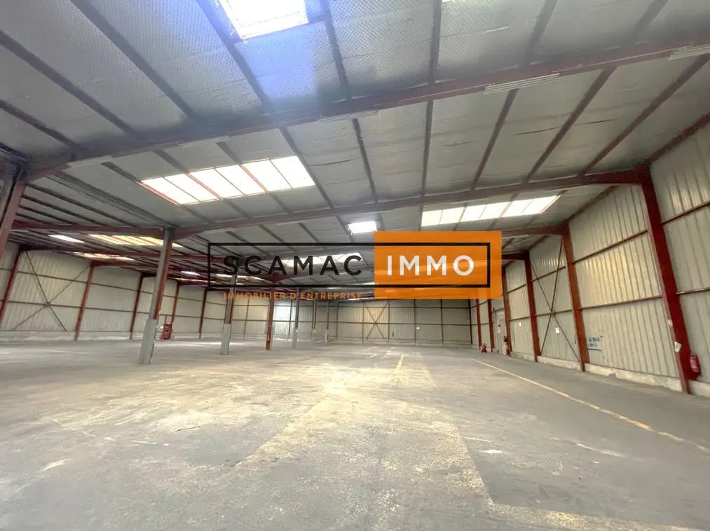 Vente Entrepôt 3 000 m² - Photo 1