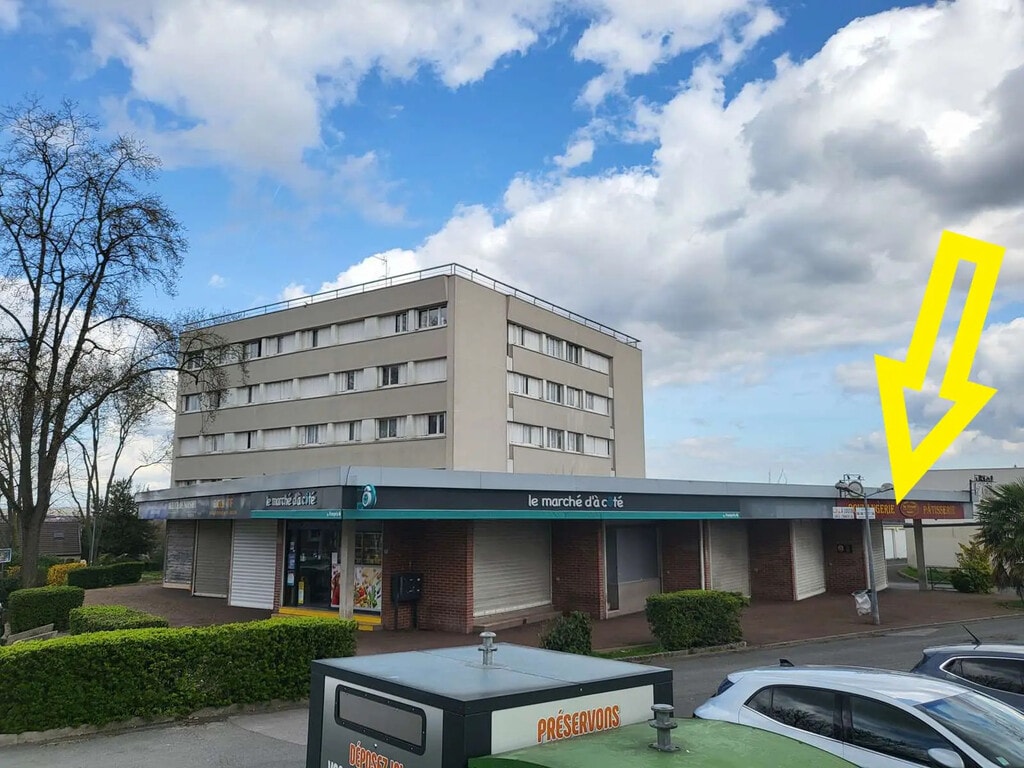 Location Commerce 84 m² - Photo 1