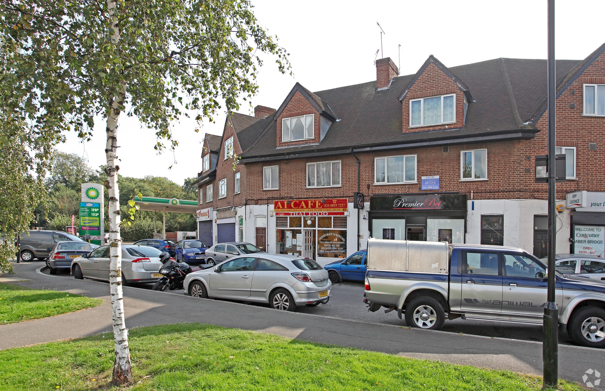 4-4A Baber Bridge Para, Feltham for sale Primary Photo- Image 1 of 1