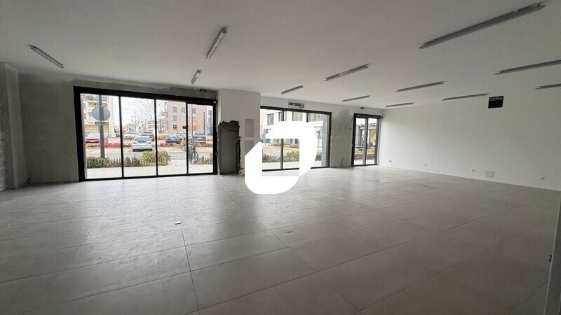 Retail in Châtenay-Malabry to rent - Interior Photo - Image 2 of 6