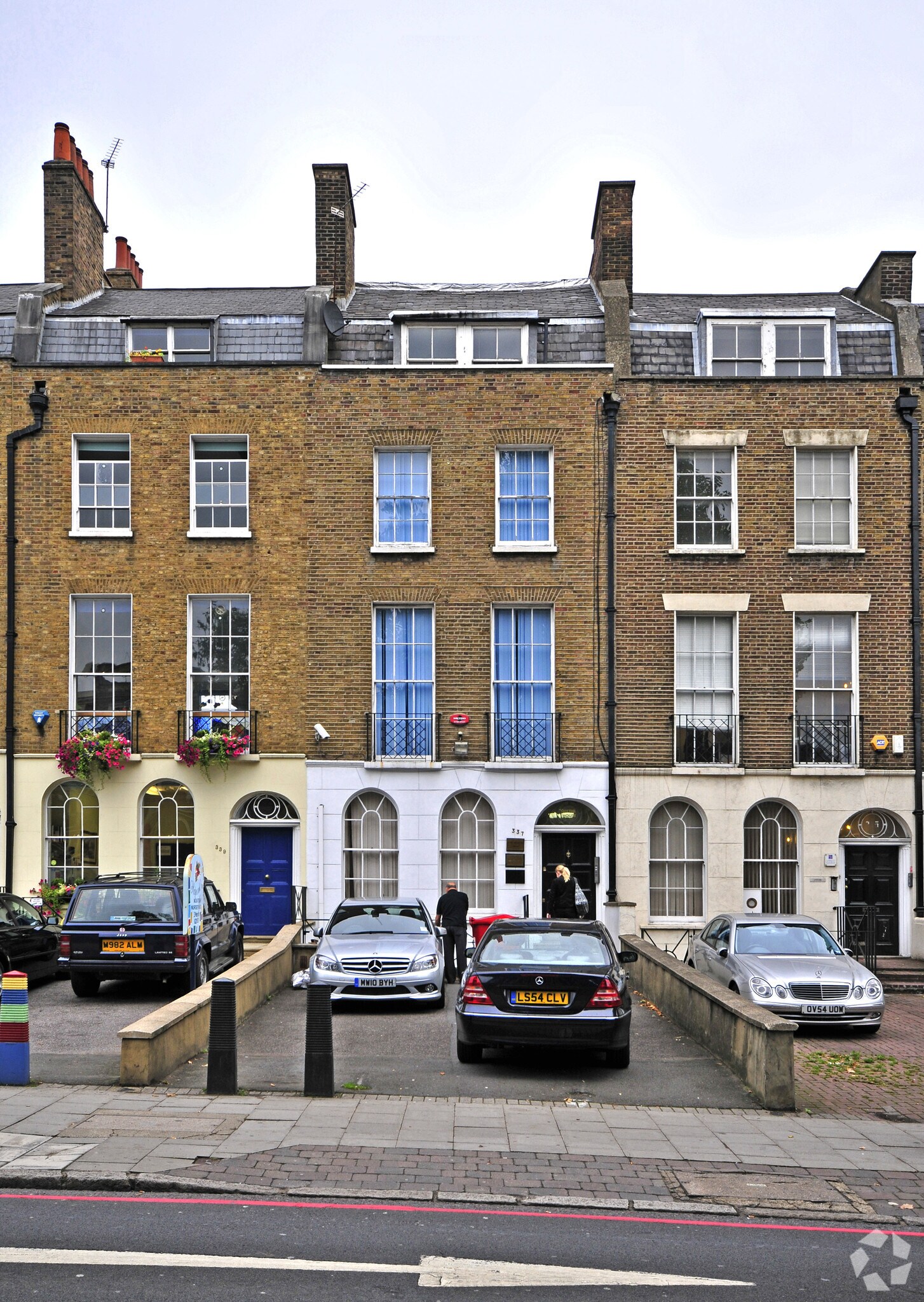 337 City Rd, London to rent Primary Photo- Image 1 of 4