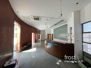 138 Barlby Rd, London to rent Interior Photo- Image 2 of 3