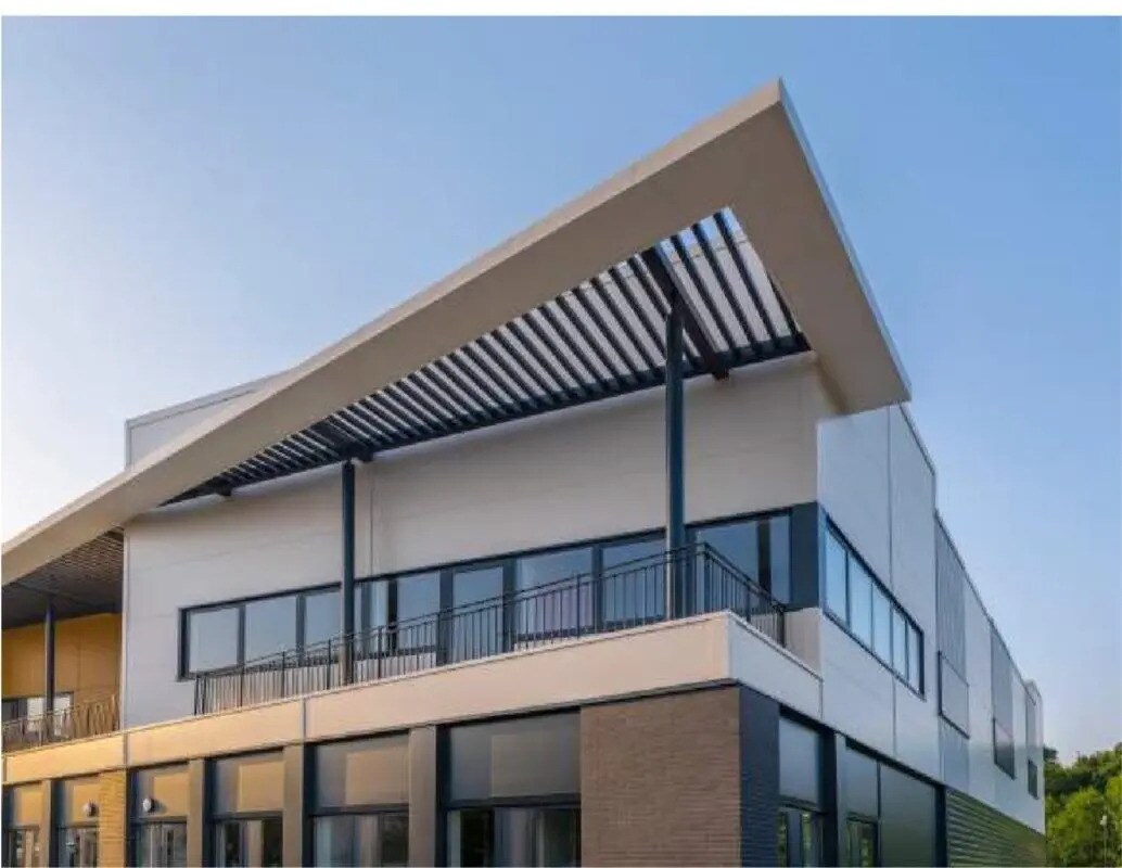 Light Industrial in Neuville-sur-Oise to rent Building Photo- Image 1 of 17