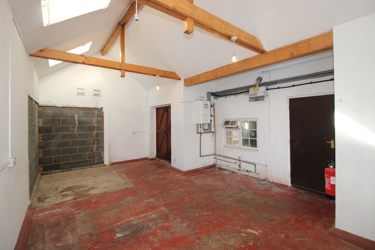 17A High St, Olney to rent Interior Photo- Image 1 of 11