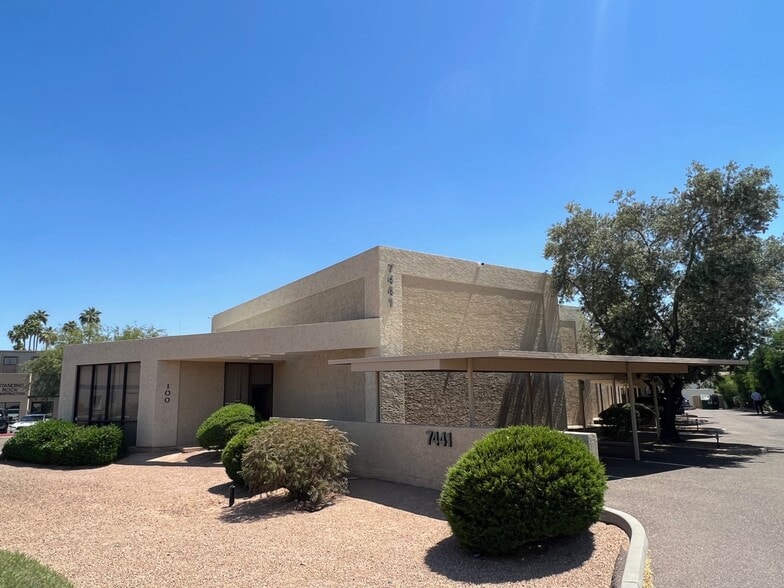 7441 E Butherus Dr, Scottsdale, AZ for sale - Building Photo - Image 1 of 1