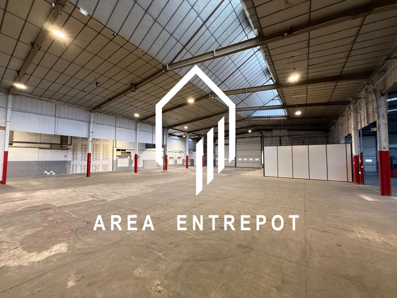 Industrial in Vitrolles to rent Building Photo- Image 1 of 10