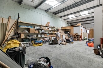 1-4 Broadfield Close, Croydon to rent Interior Photo- Image 1 of 4