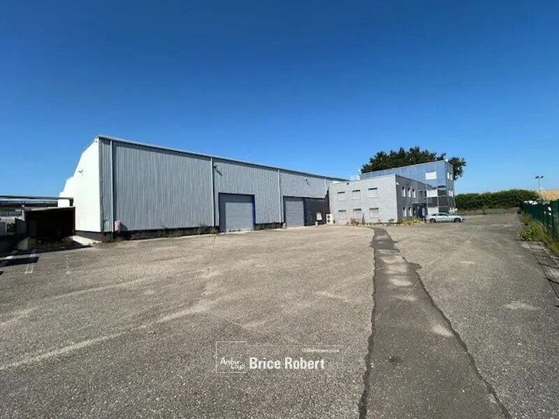 Light Industrial in Miribel to rent Building Photo- Image 1 of 15