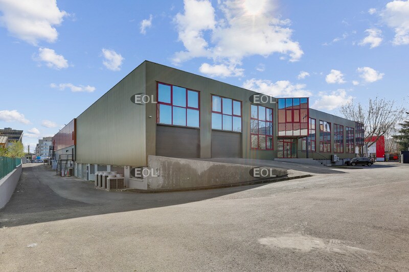 Industrial in Créteil to rent Building Photo- Image 1 of 12