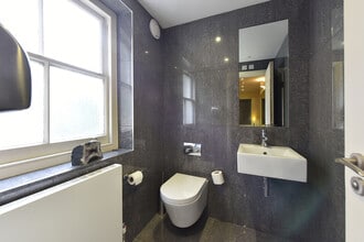 26-28 Finchley Rd, London to rent Interior Photo- Image 1 of 15
