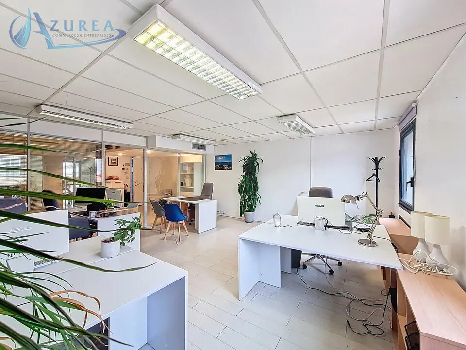 Location Bureaux 49 m² - Photo 1