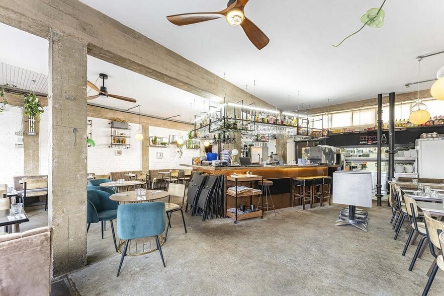 96-106 Hoxton St, London to rent - Interior Photo - Image 1 of 46