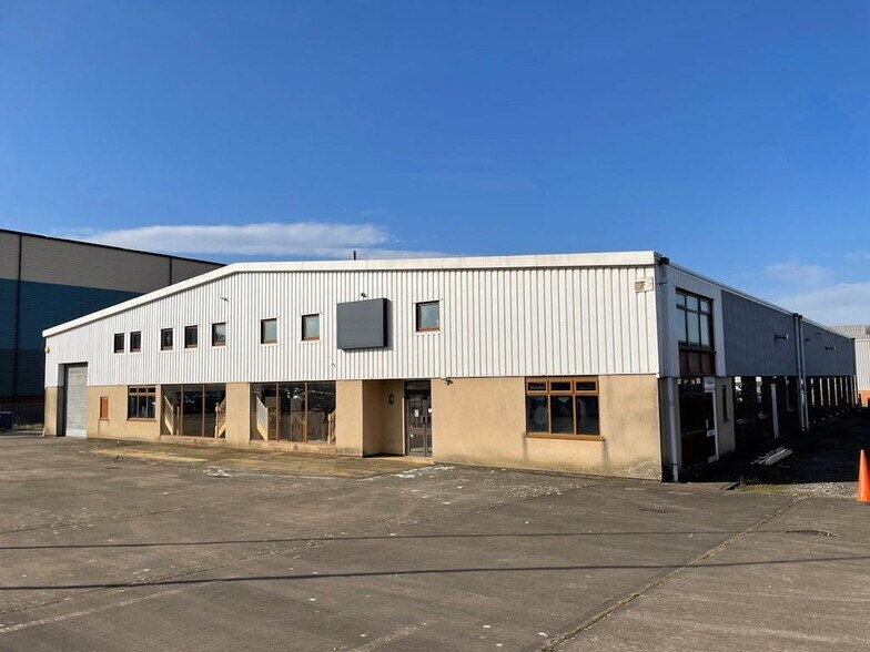 Plantation Rd, Stoke On Trent to rent - Building Photo - Image 3 of 15