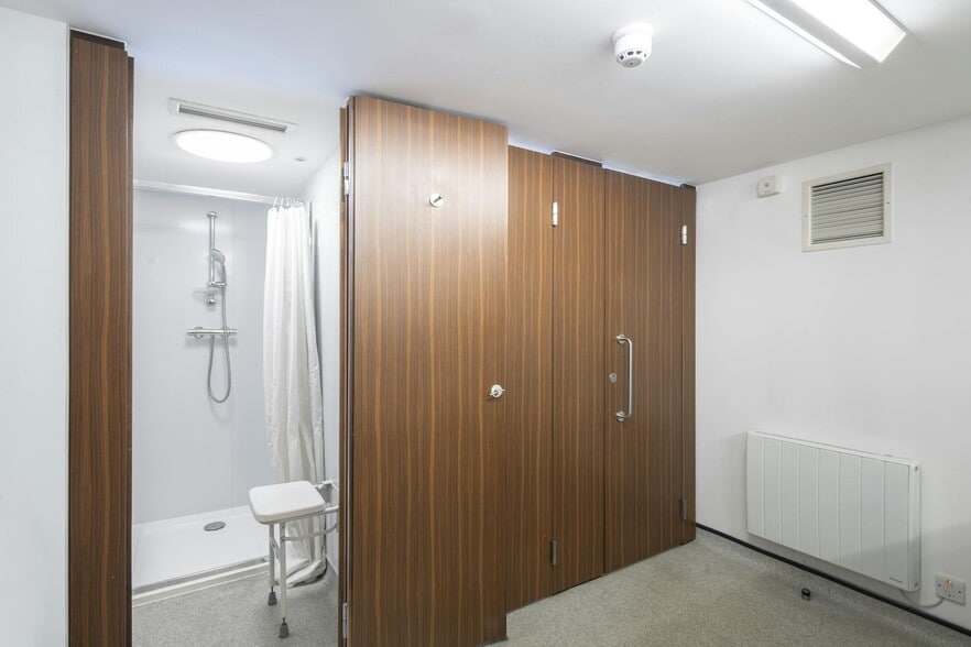 3 Harbour Exchange, London for sale - Interior Photo - Image 2 of 21