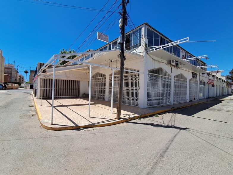 Retail in Santa Pola, Alicante to rent - Primary Photo - Image 1 of 1