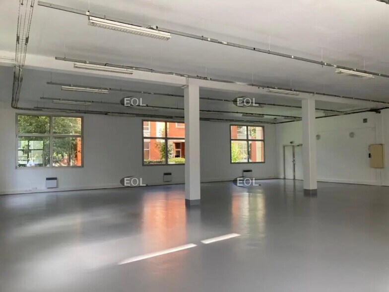 Light Industrial in Chevilly-Larue to rent - Interior Photo - Image 3 of 4