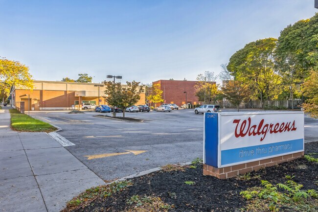 More details for 565 Monroe Ave, Rochester, NY - Retail to Rent