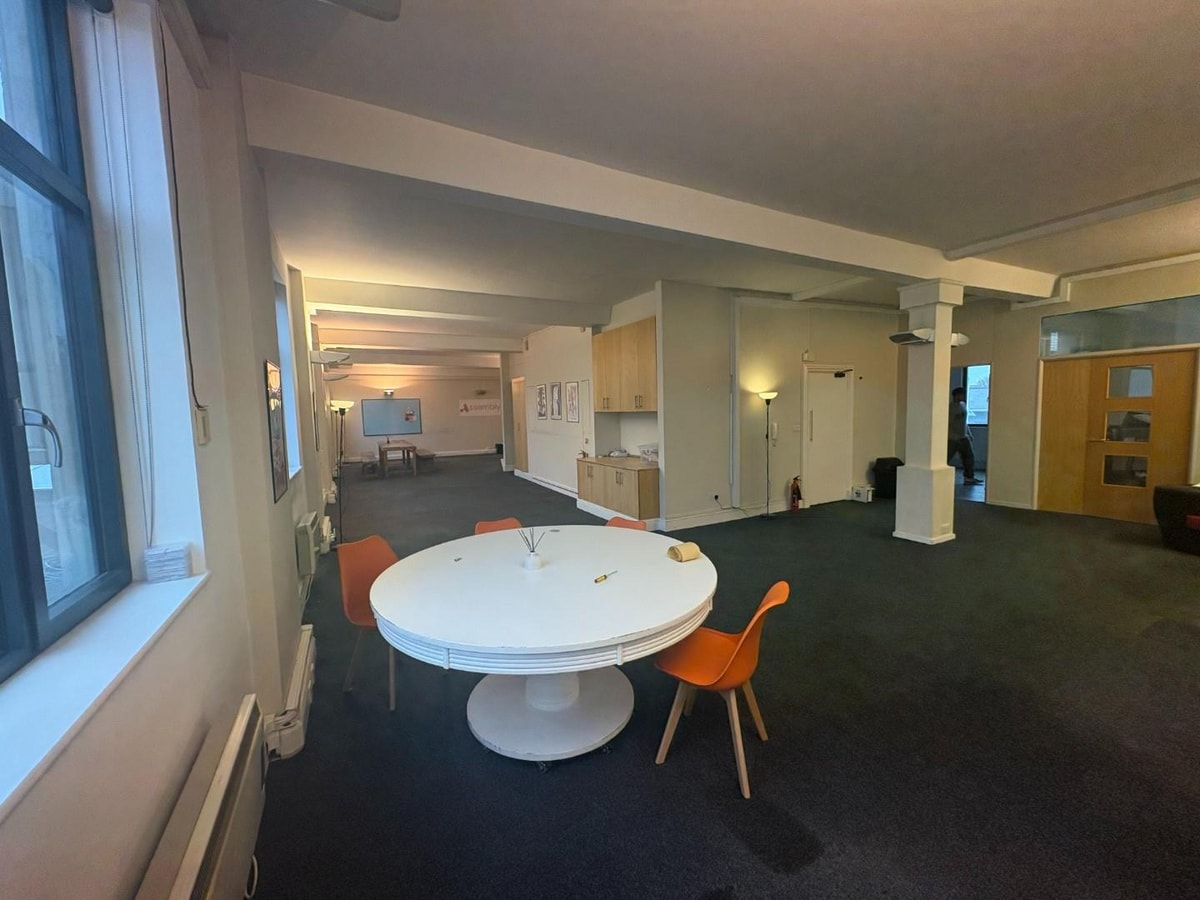 32-39 Warple Way, London, LND W3 7SR - Unit 2B-2C -  - Interior Photo - Image 2 of 5