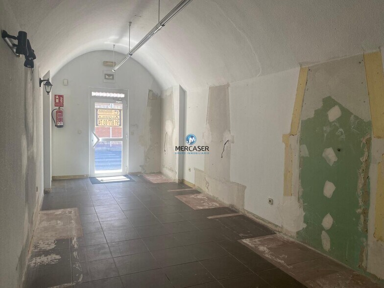 Retail in Alcalá de Henares, Madrid to rent - Building Photo - Image 3 of 6