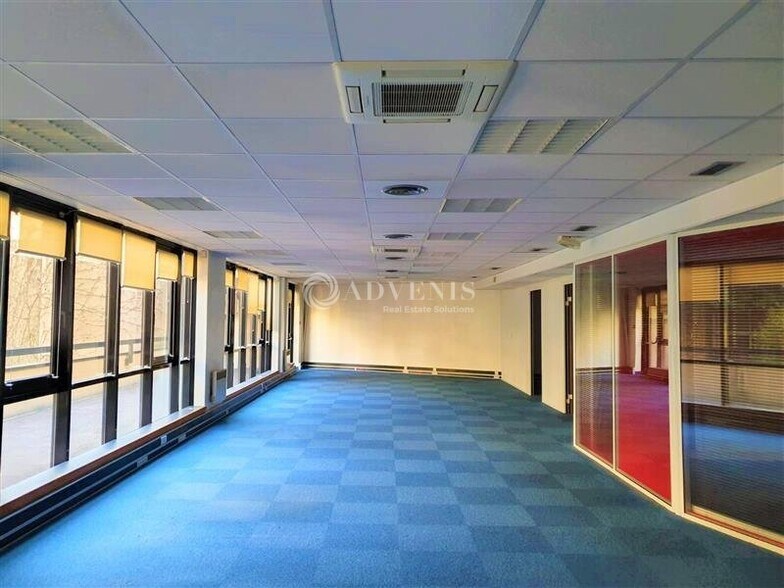 Office in Issy-les-Moulineaux to rent - Interior Photo - Image 3 of 8