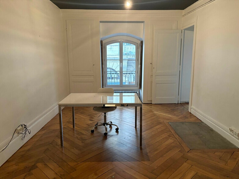 Office in Lyon to rent - Interior Photo - Image 3 of 7